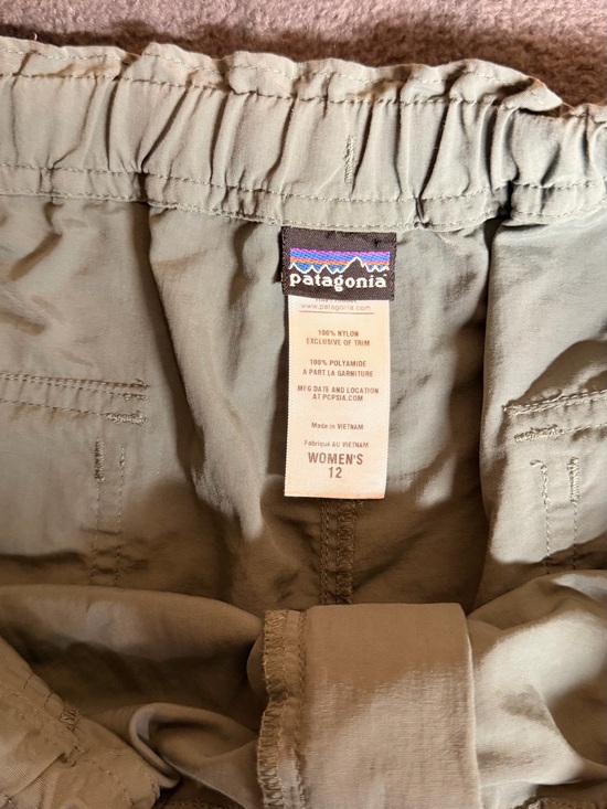 Patagonia Pants - Patagonia Olive Green Elastic Waist Athletic Shorts